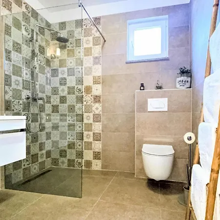 Luxurious In Ferienhaus Vrgorac